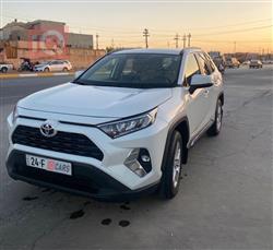 تۆیۆتا ڕاڤ 4